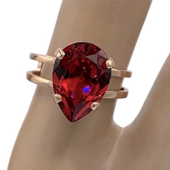 SIMULATED Ruby pear shaped 10x14 mm ring.Electroplated setting